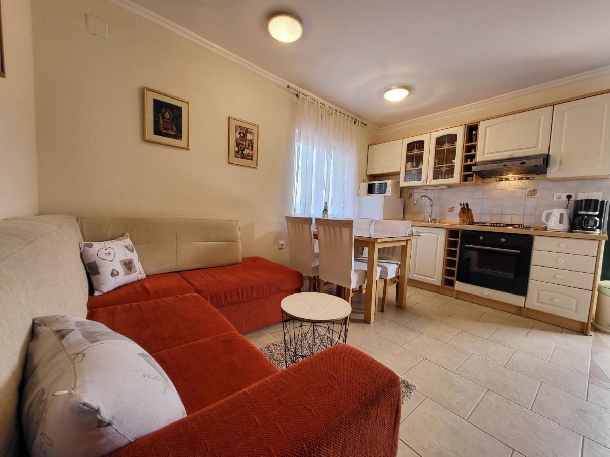 Holiday Home Duje Mali Iž Esterno foto