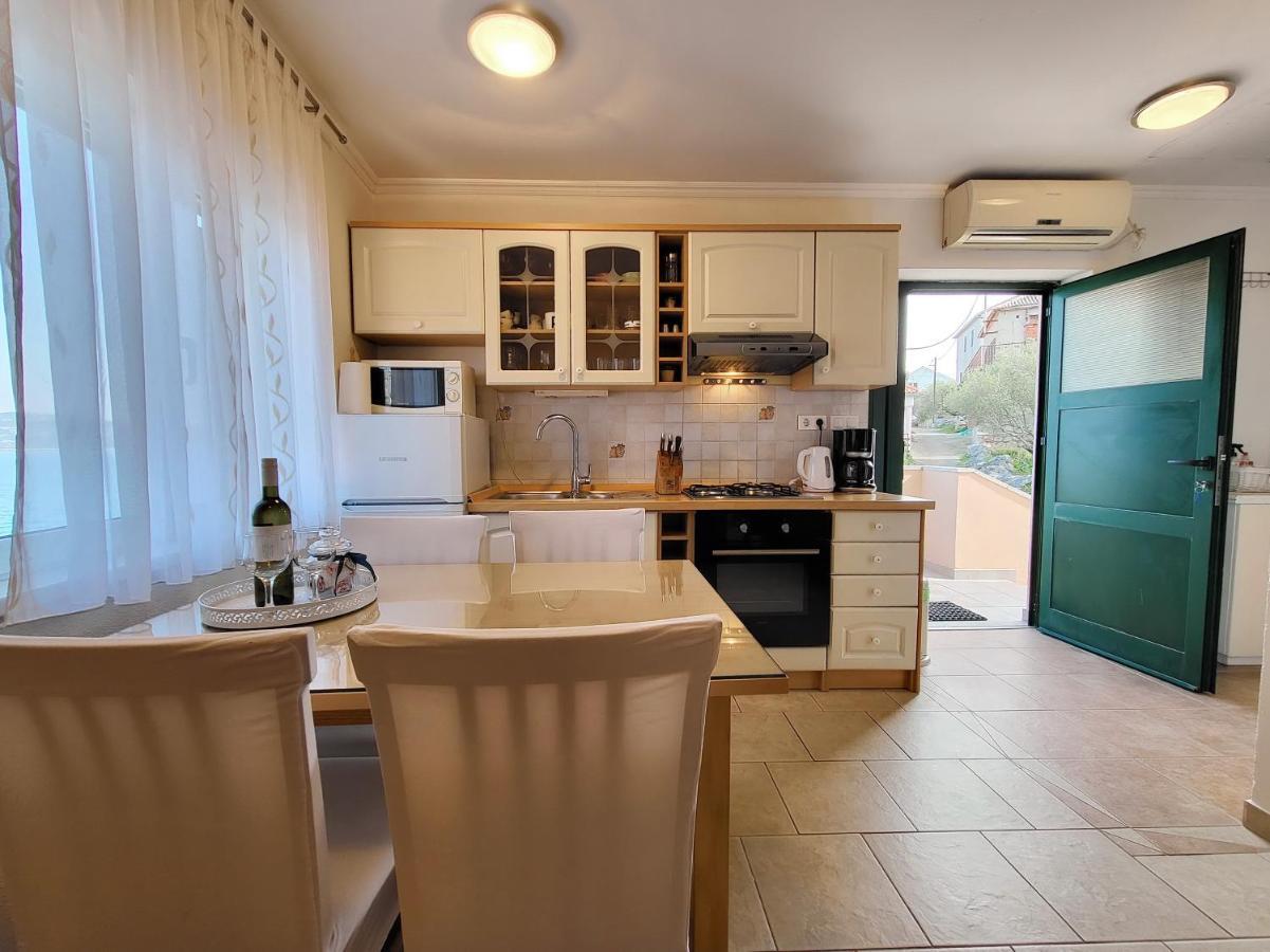 Holiday Home Duje Mali Iž Esterno foto